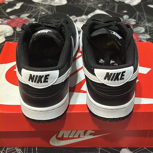 DS 2023 NIKE DUNK LOW RETRO BLACK PANDA 2.0 SIZE MENS 9 OR 9.5 NIB - Picture 7 of 12